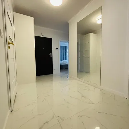 3 Bedrooms Premium Bella White For 8 Guests With Ac And Underground Parking Rzeszow Exterior photo