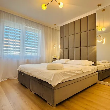 3 Bedrooms Premium Bella White For 8 Guests With Ac And Underground Parking Rzeszow Exterior photo