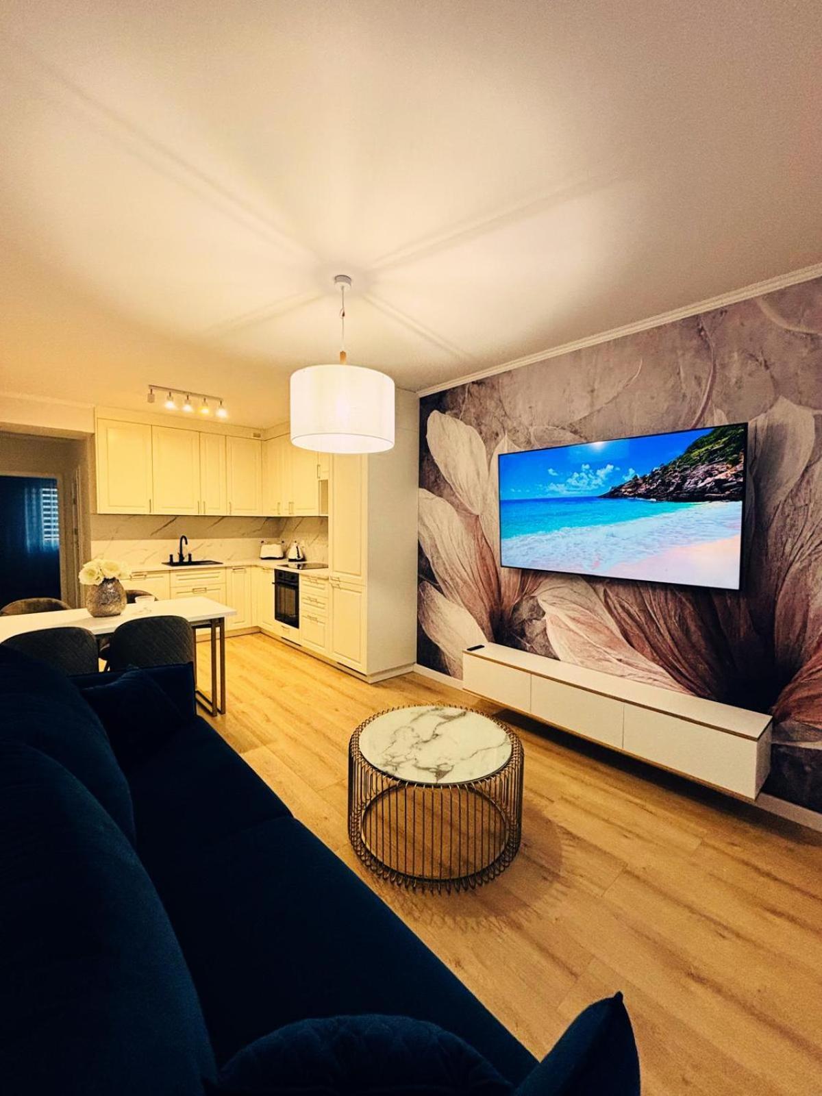 Apartment 3 Bedrooms Premium Bella White For 8 Guests With Ac And Underground Parking Rzeszow