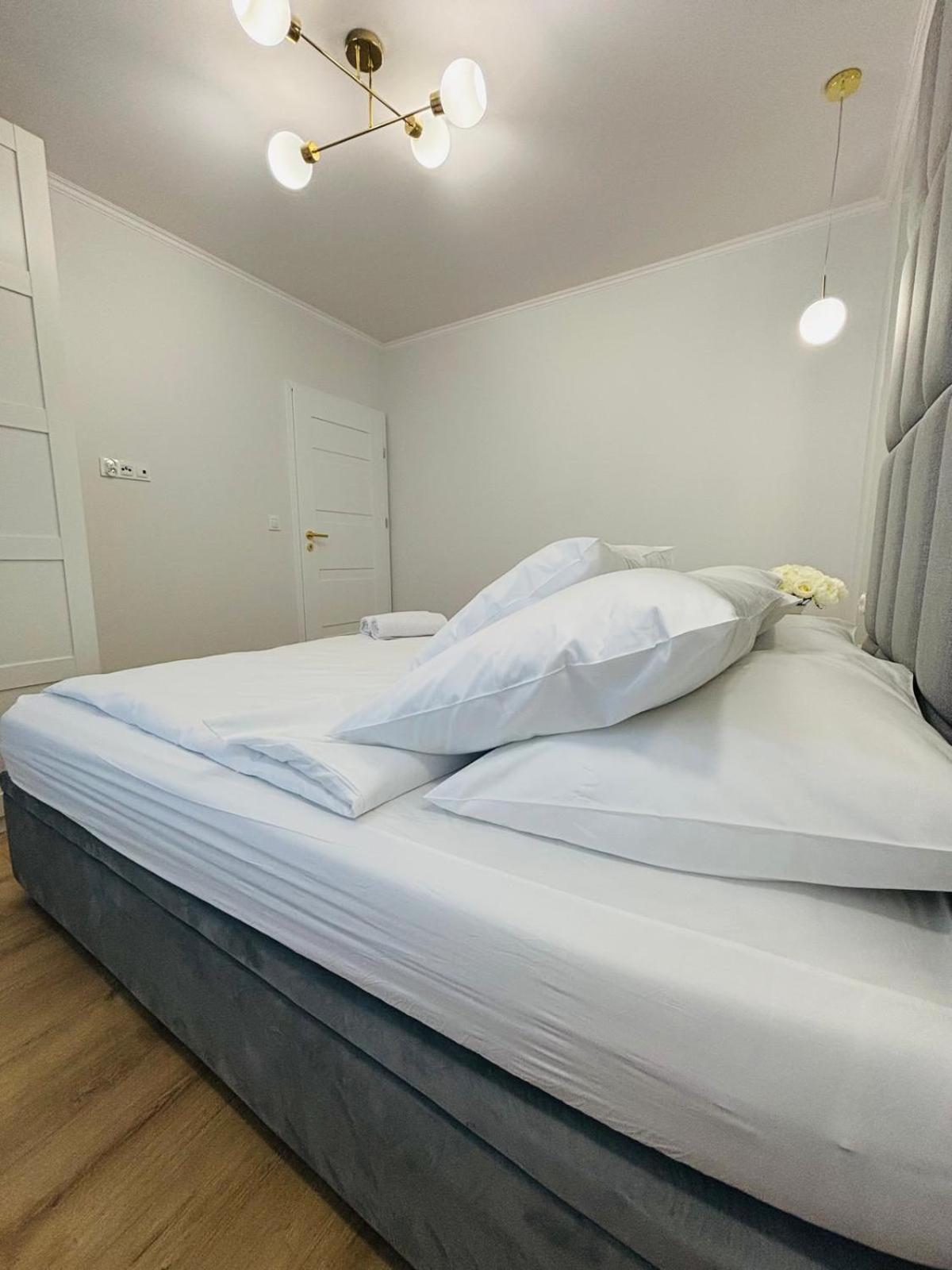 3 Bedrooms Premium Bella White For 8 Guests With Ac And Underground Parking *