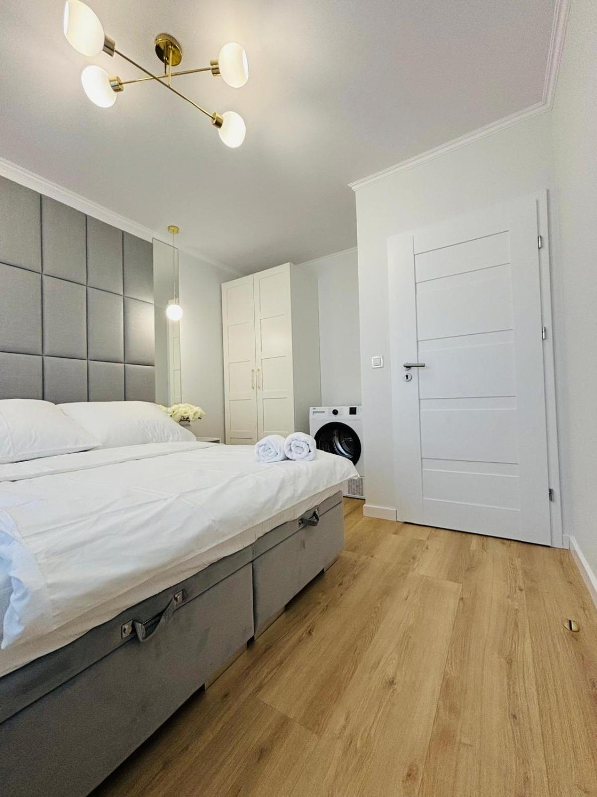3 Bedrooms Premium Bella White For 8 Guests With Ac And Underground Parking