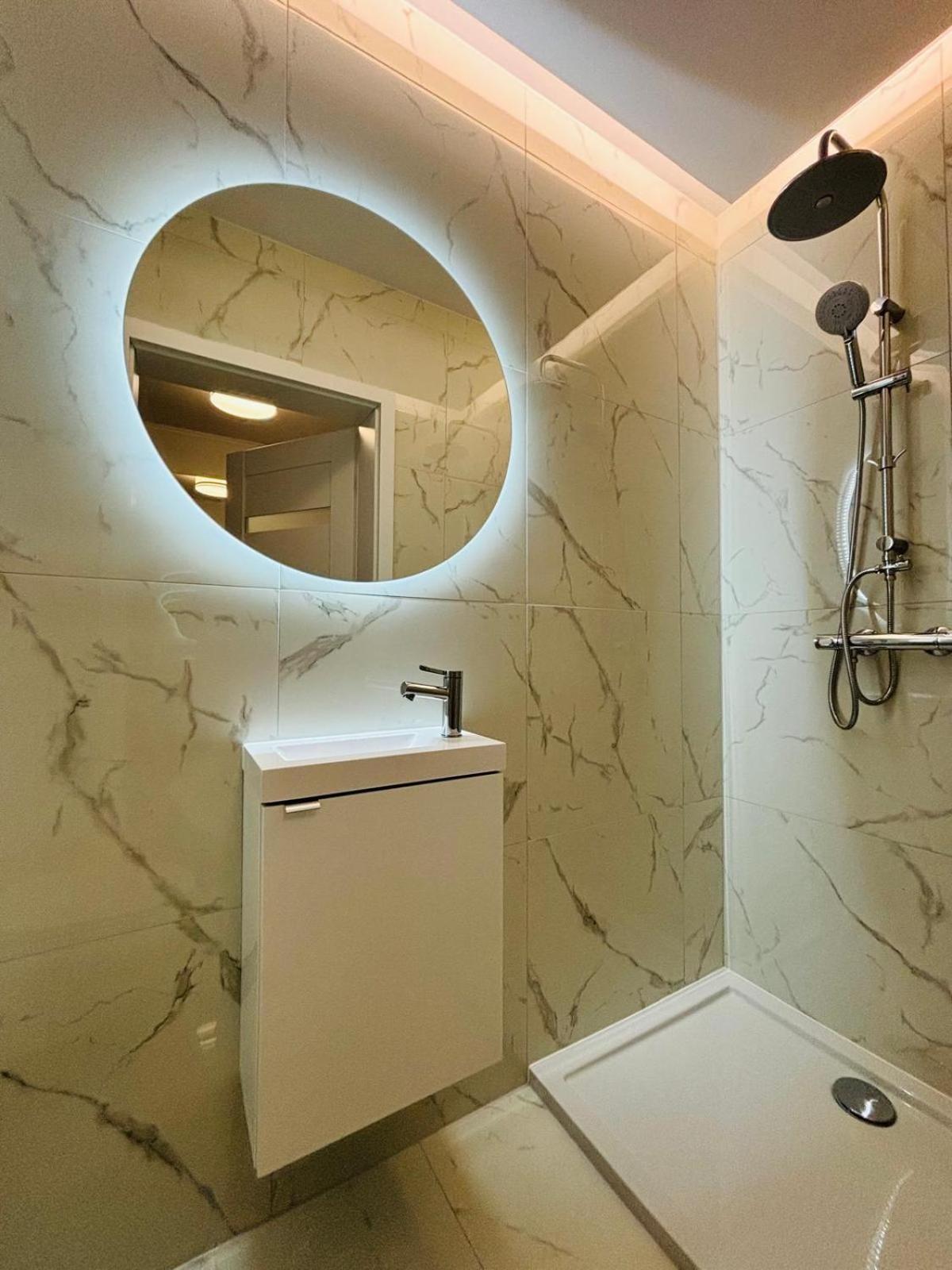 Apartment 3 Bedrooms Premium Bella White For 8 Guests With Ac And Underground Parking *
