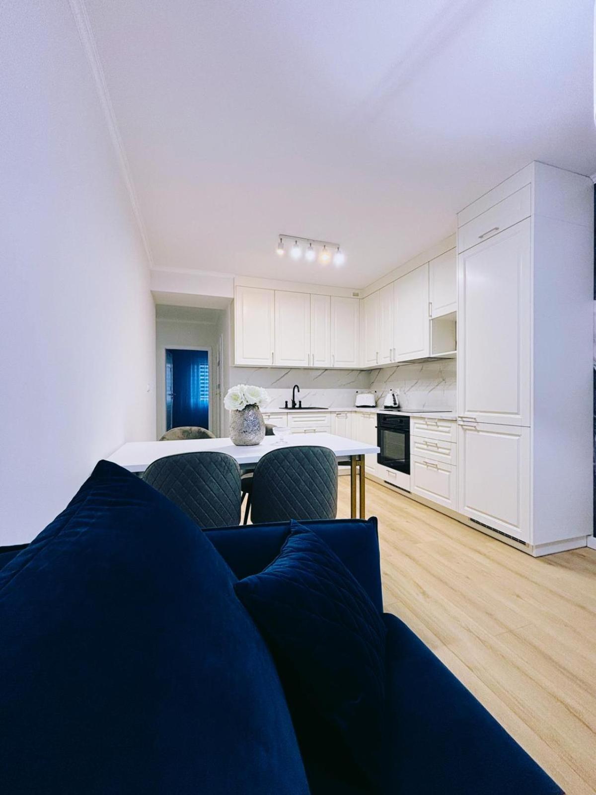 3 Bedrooms Premium Bella White For 8 Guests With Ac And Underground Parking * Rzeszow