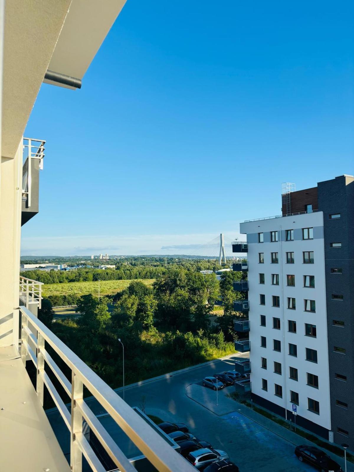 3 Bedrooms Premium Bella White For 8 Guests With Ac And Underground Parking Apartment